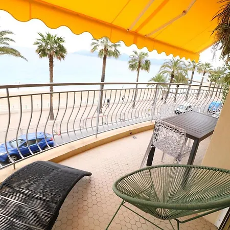 Beautiful 3 Bedroom. Direct Sea View. 401 Apartmán *
