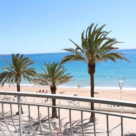 Apartmán Beautiful 3 Bedroom. Direct Sea View. 401 *